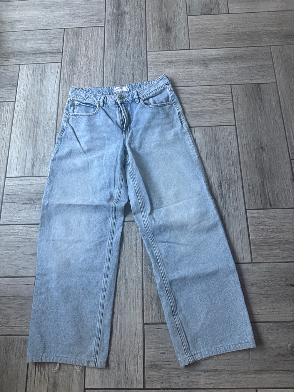 Garage Women’s Relaxed Wide-Leg Jeans in Light Blue Denim